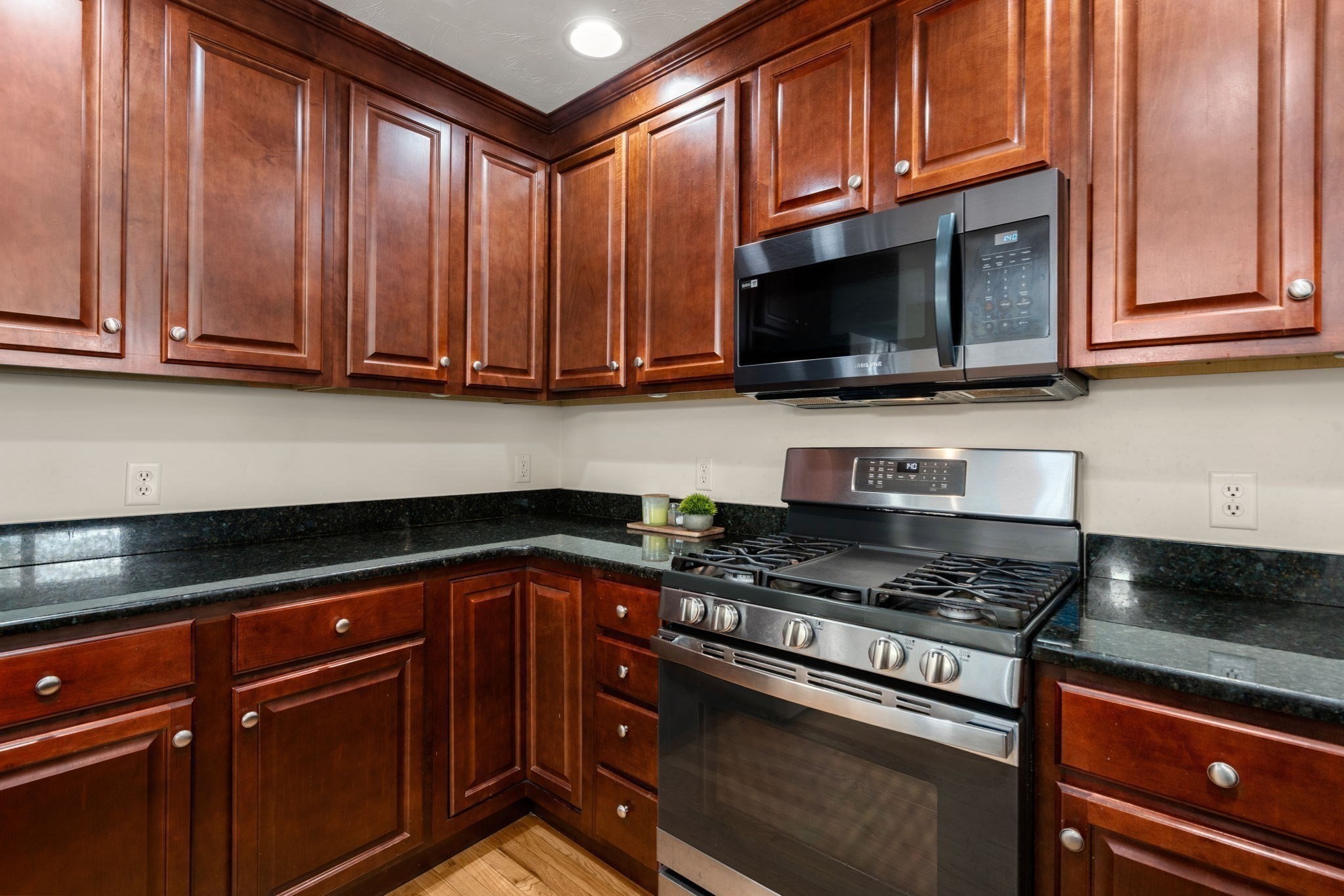 6 Azalea Ln # 6 Property Photo 8
