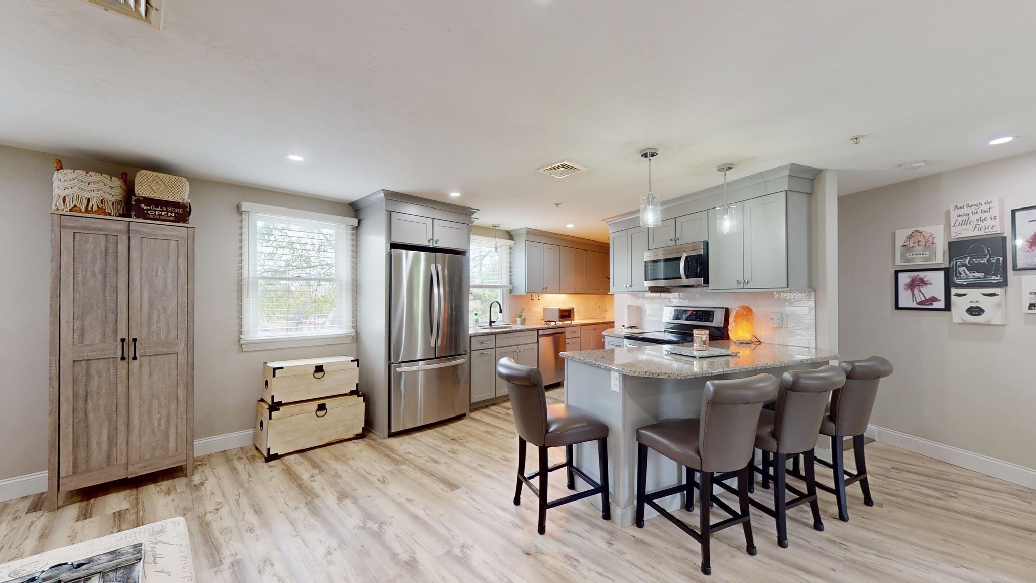 400 Main Property Photo 11