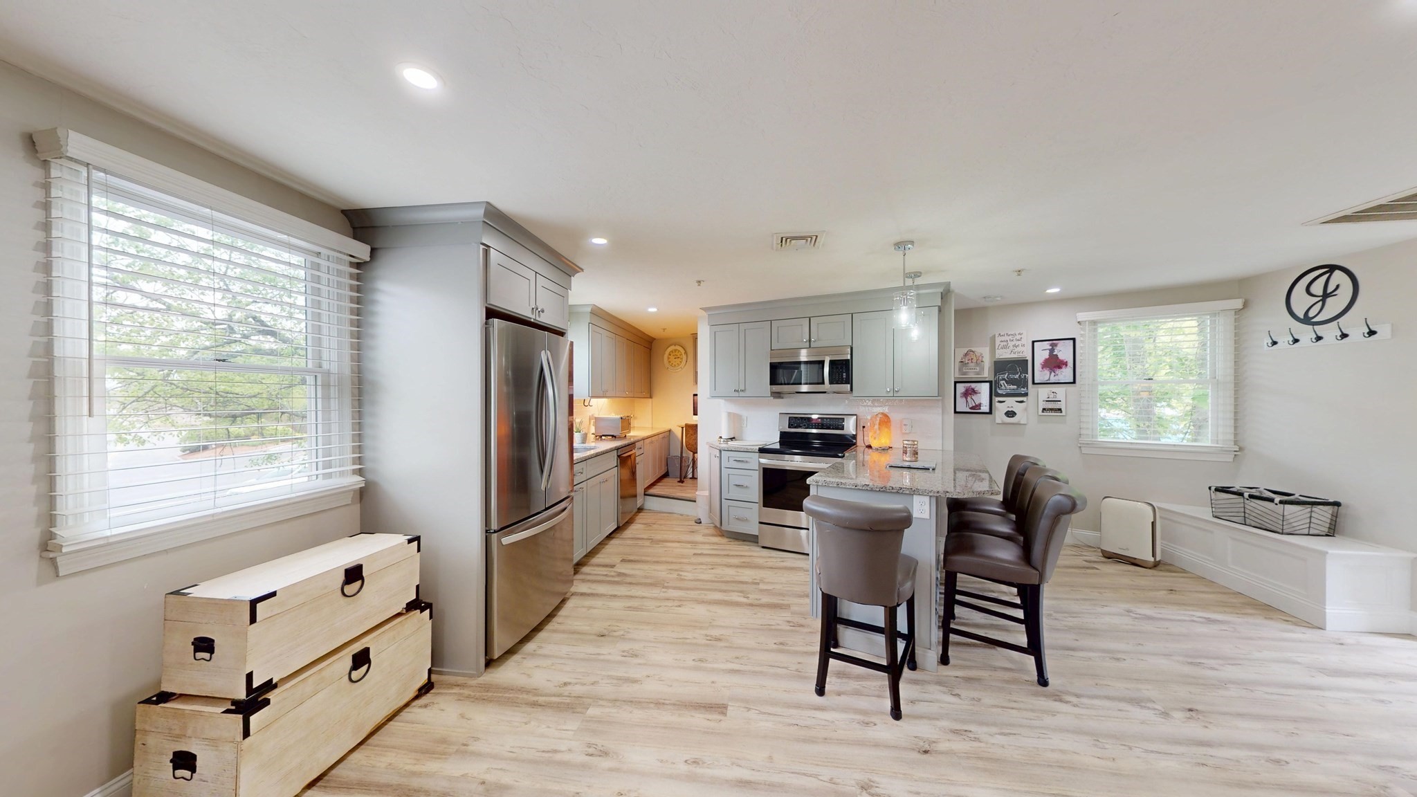 400 Main Property Photo 13