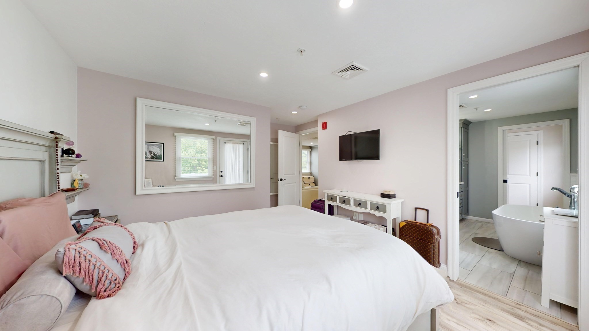400 Main Property Photo 18