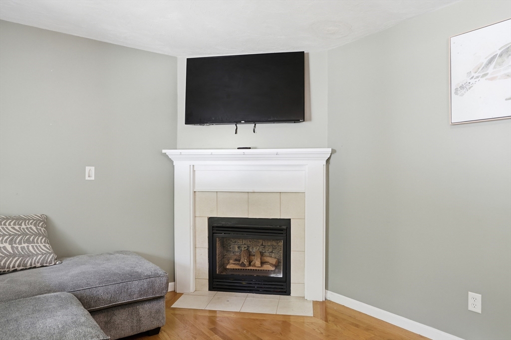 1185 Main St # 4 Property Photo 10
