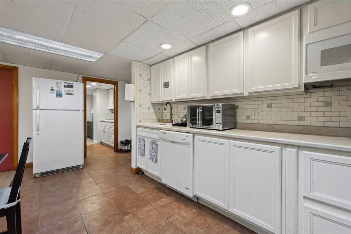 23 Netherlands Rd # 1 Property Photo 22