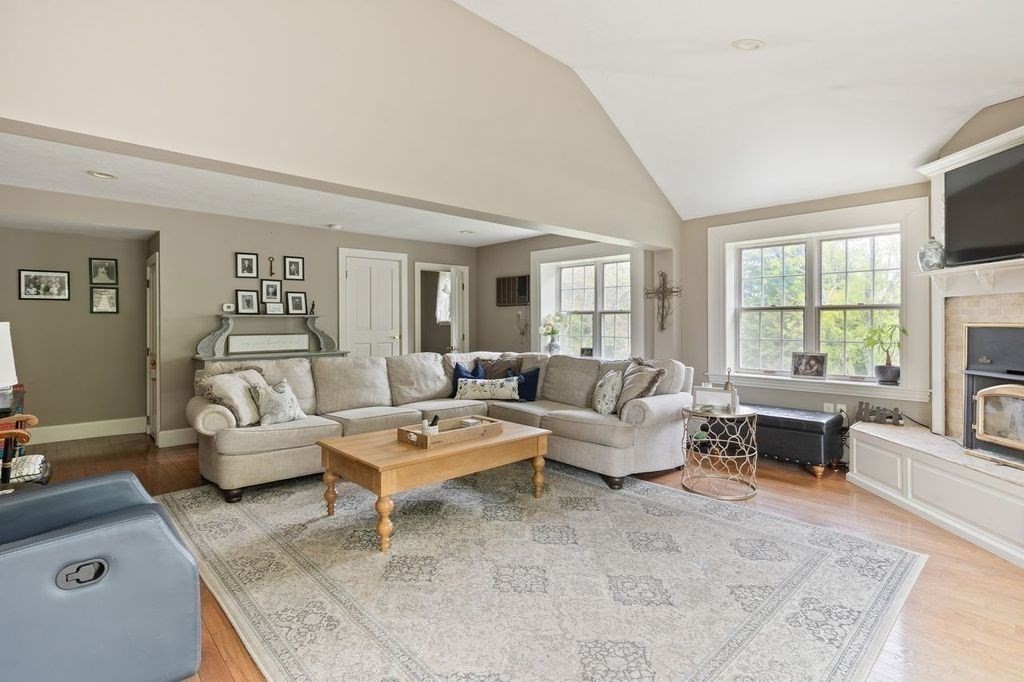 65 Hayden Rowe Street Property Photo 19