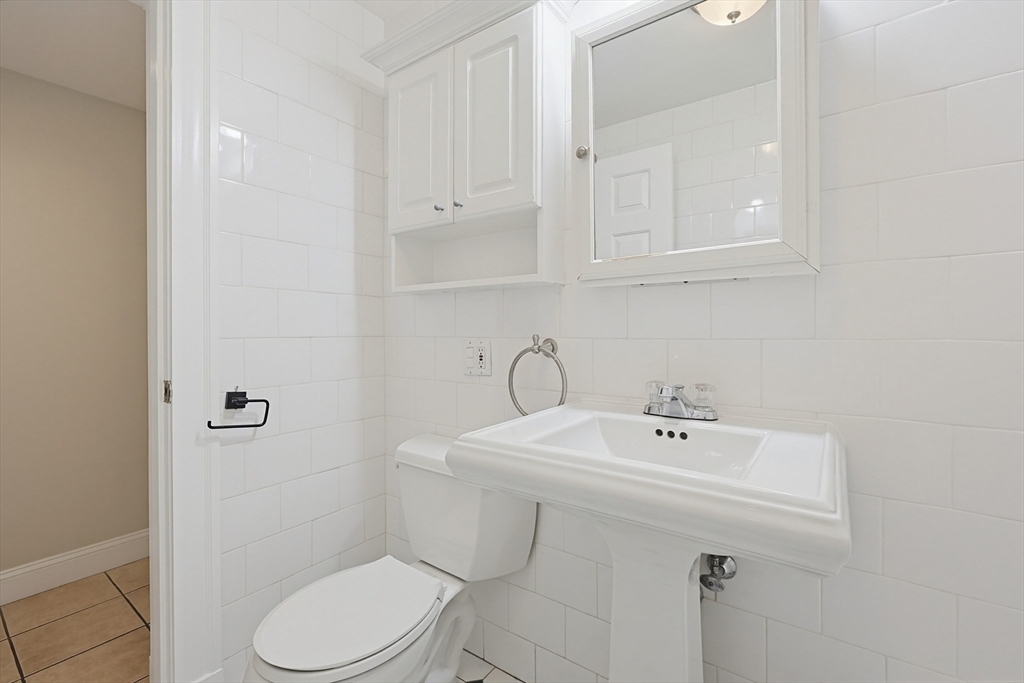 30 Cushing St # B Property Photo 9