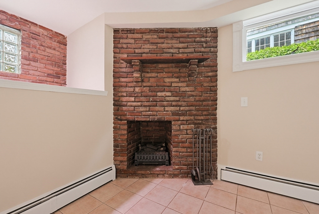 30 Cushing St # B Property Photo 11