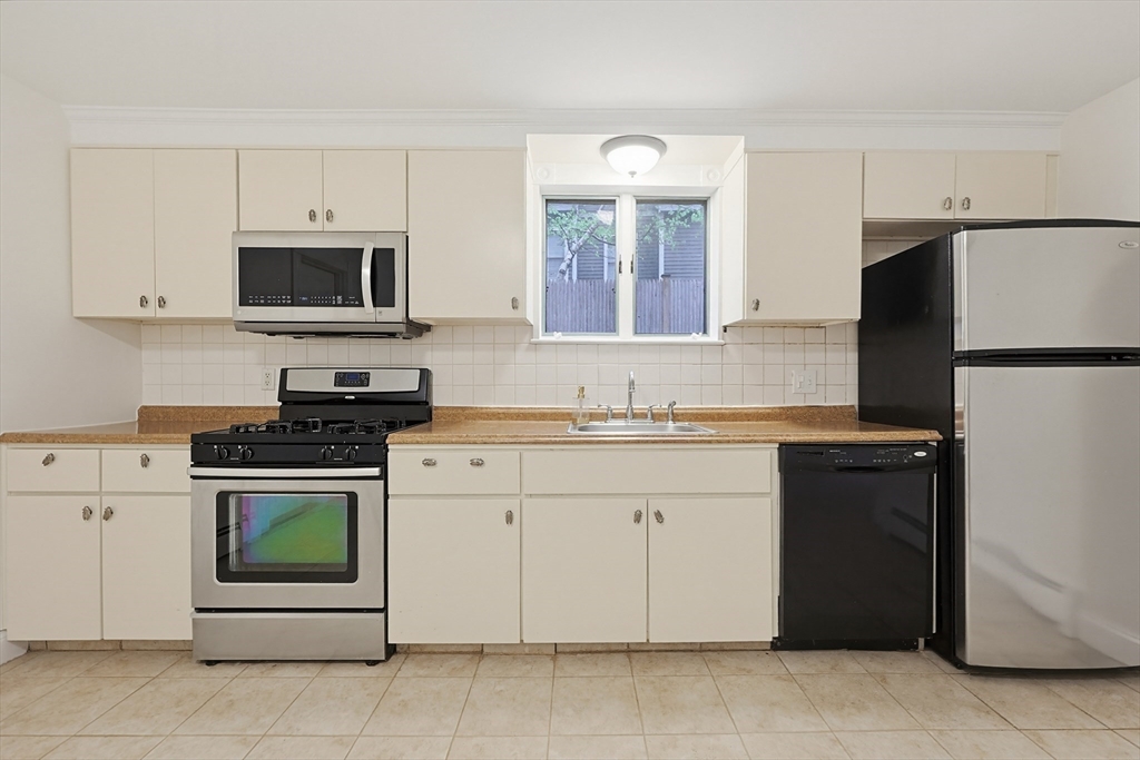 30 Cushing St # B Property Photo 21