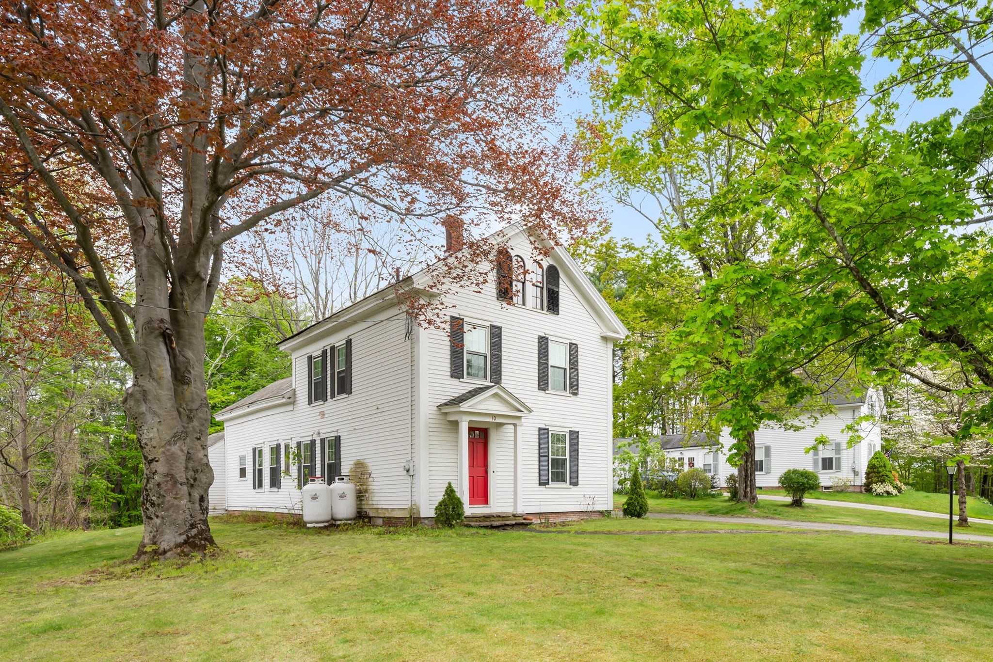 10 Maple Property Photo 4
