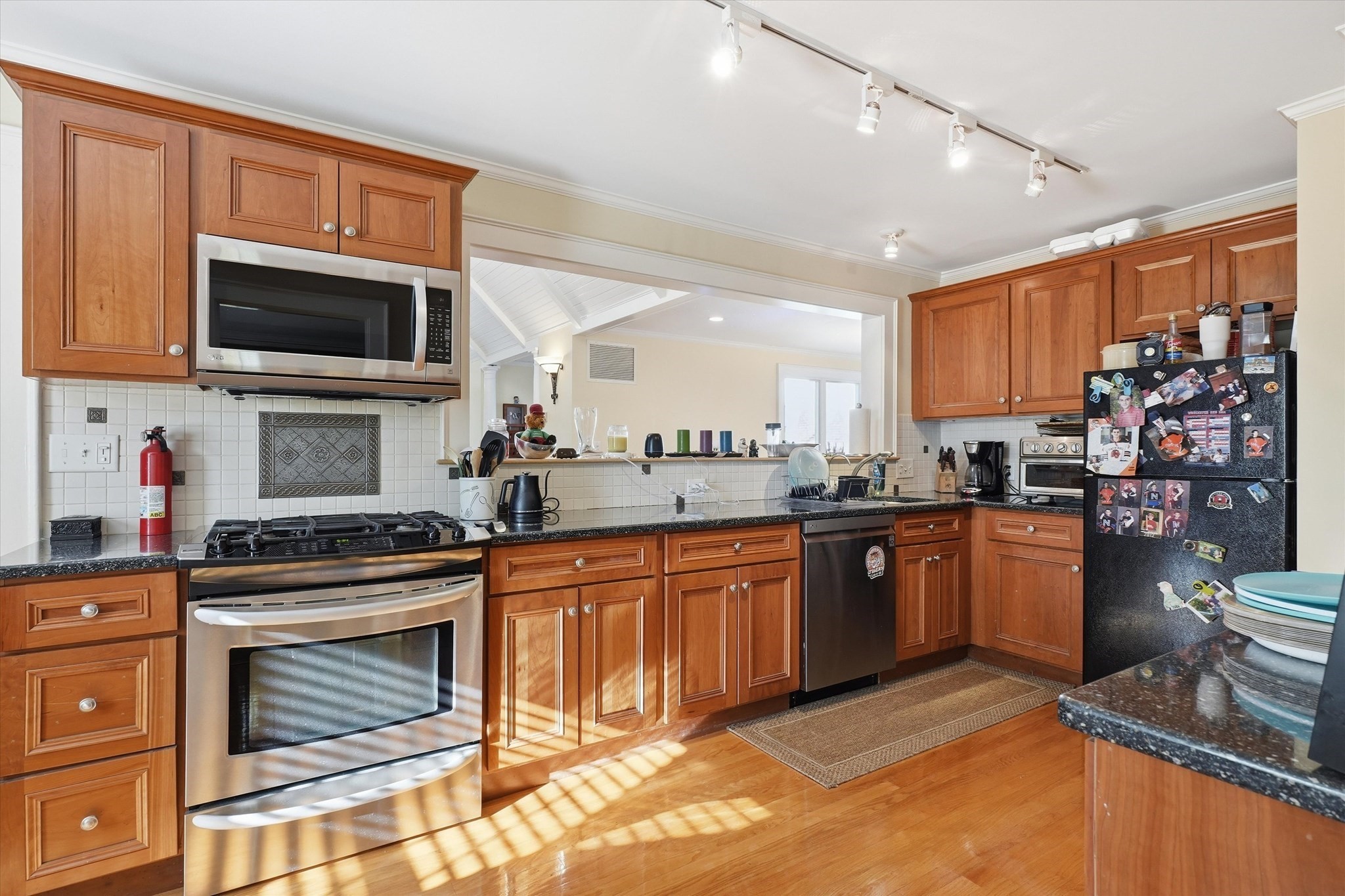 349 Auburndale Ave Property Photo 14