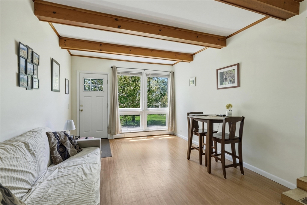 16 Saybrook Cir Property Photo 5