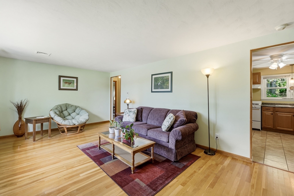 16 Saybrook Cir Property Photo 10