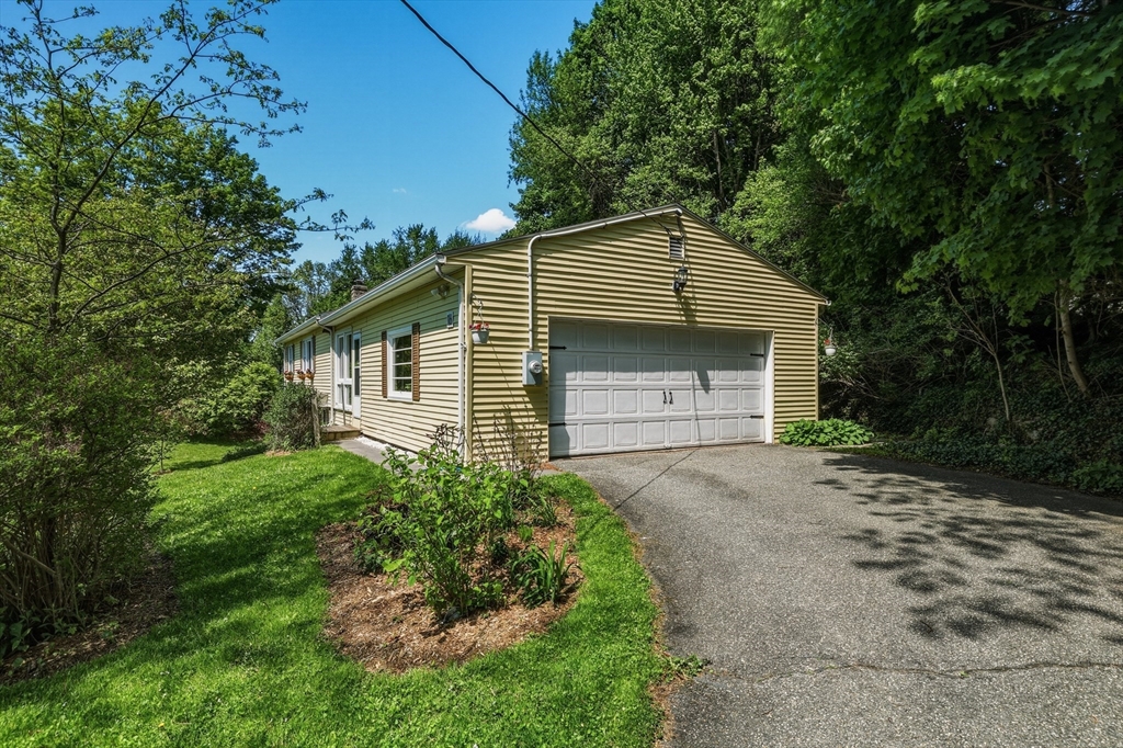 16 Saybrook Cir Property Photo 22