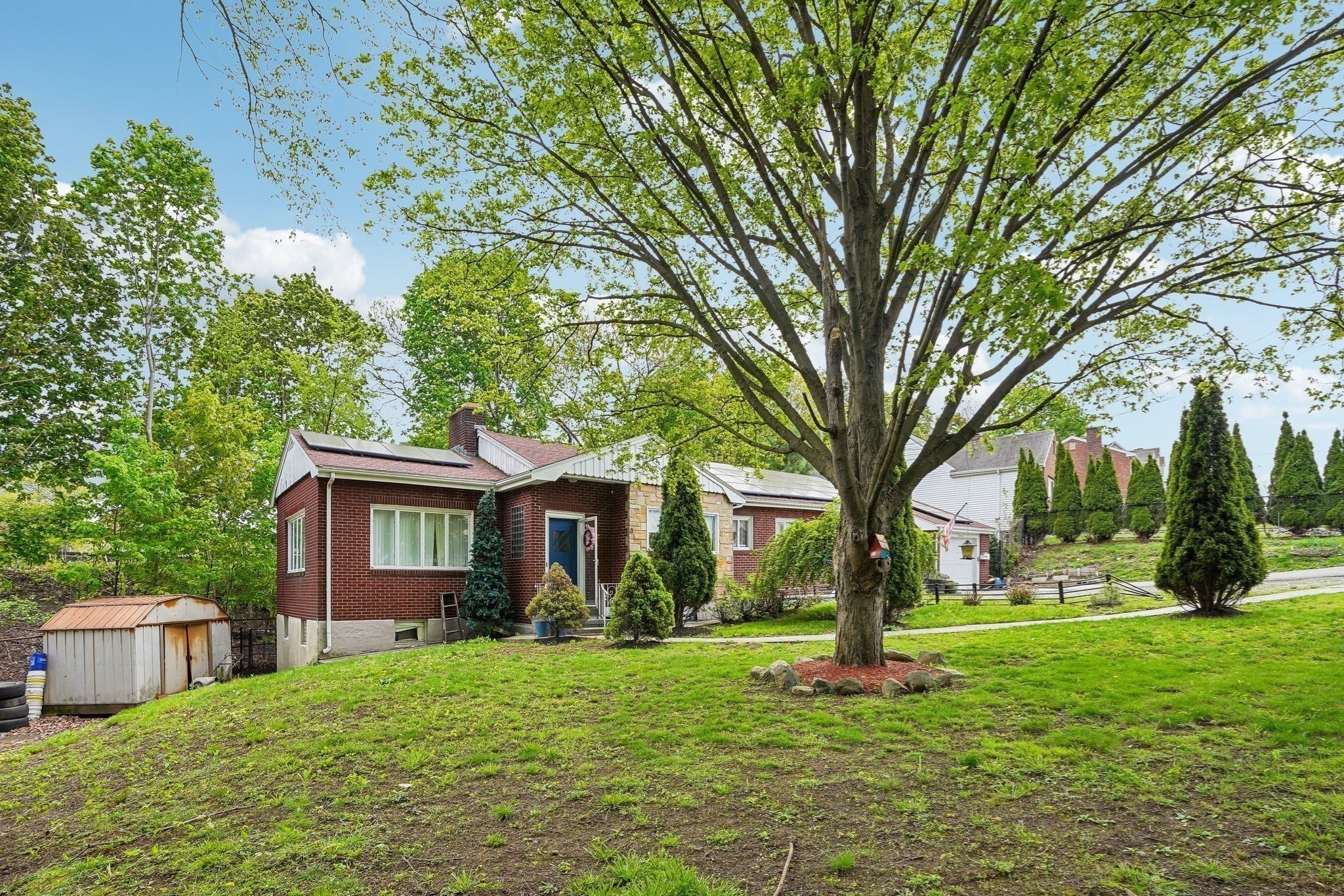 259 Forest Street Property Photo 4