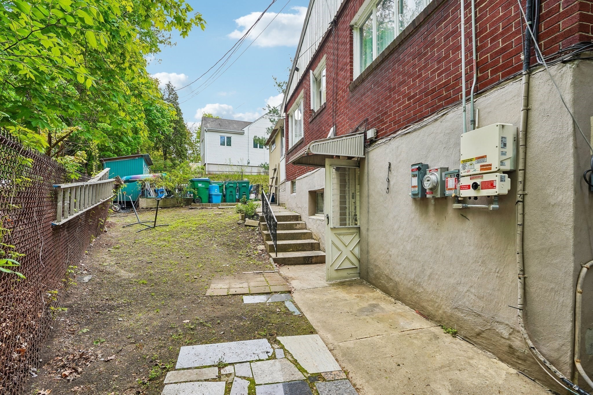 259 Forest Street Property Photo 35