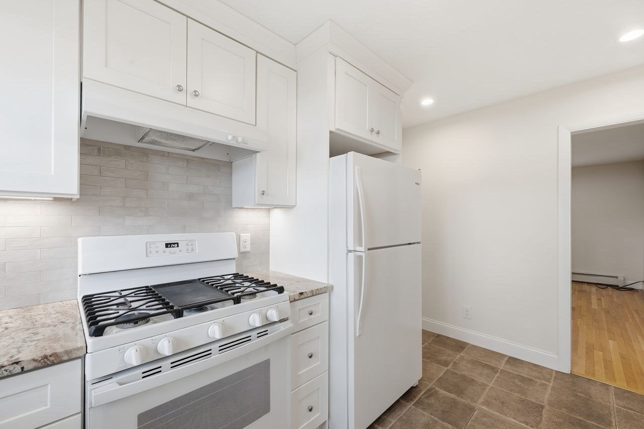 19 Alton Court # 2 Property Photo 6