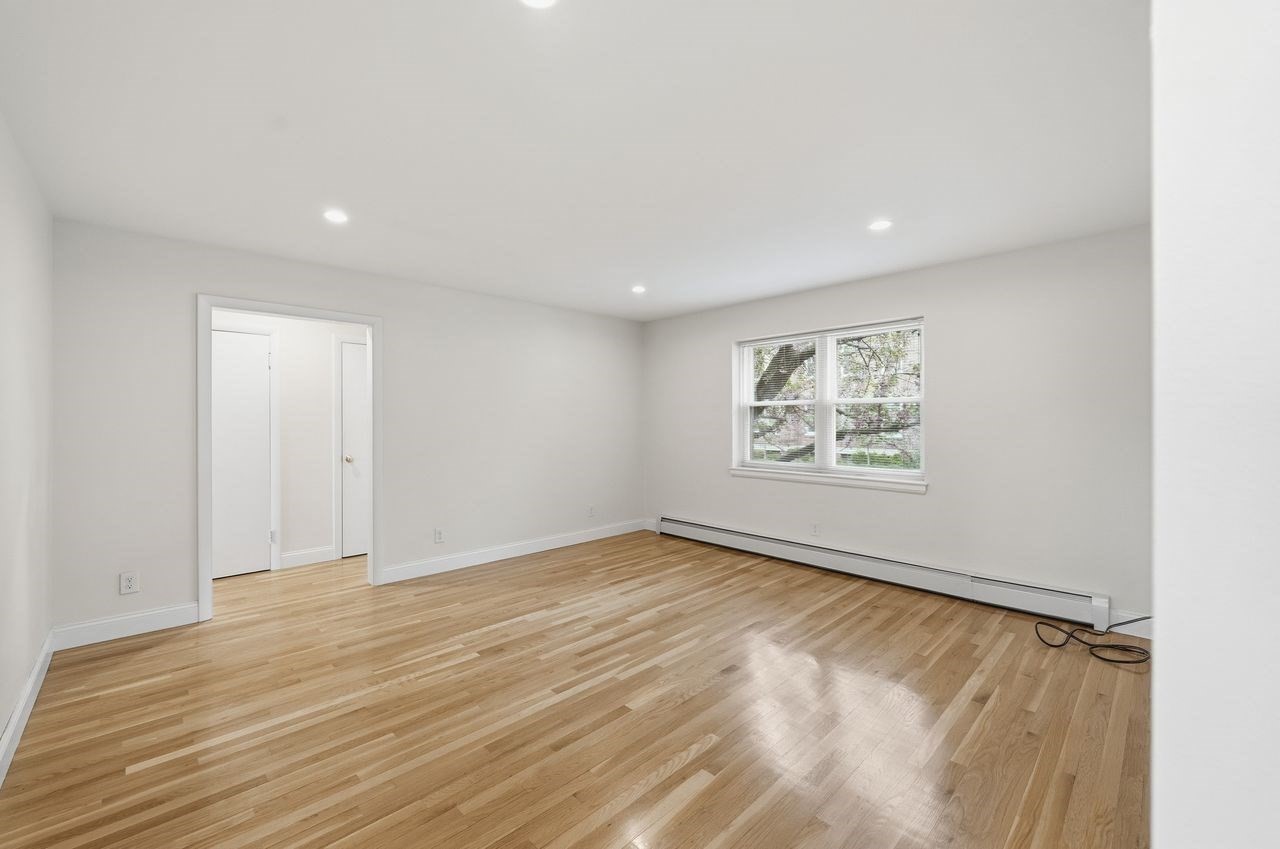 19 Alton Court # 2 Property Photo 10