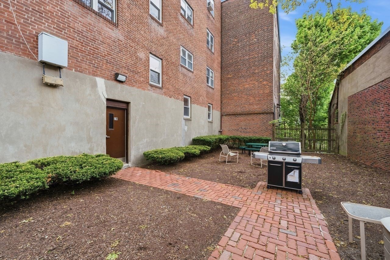 19 Alton Court # 2 Property Photo 20