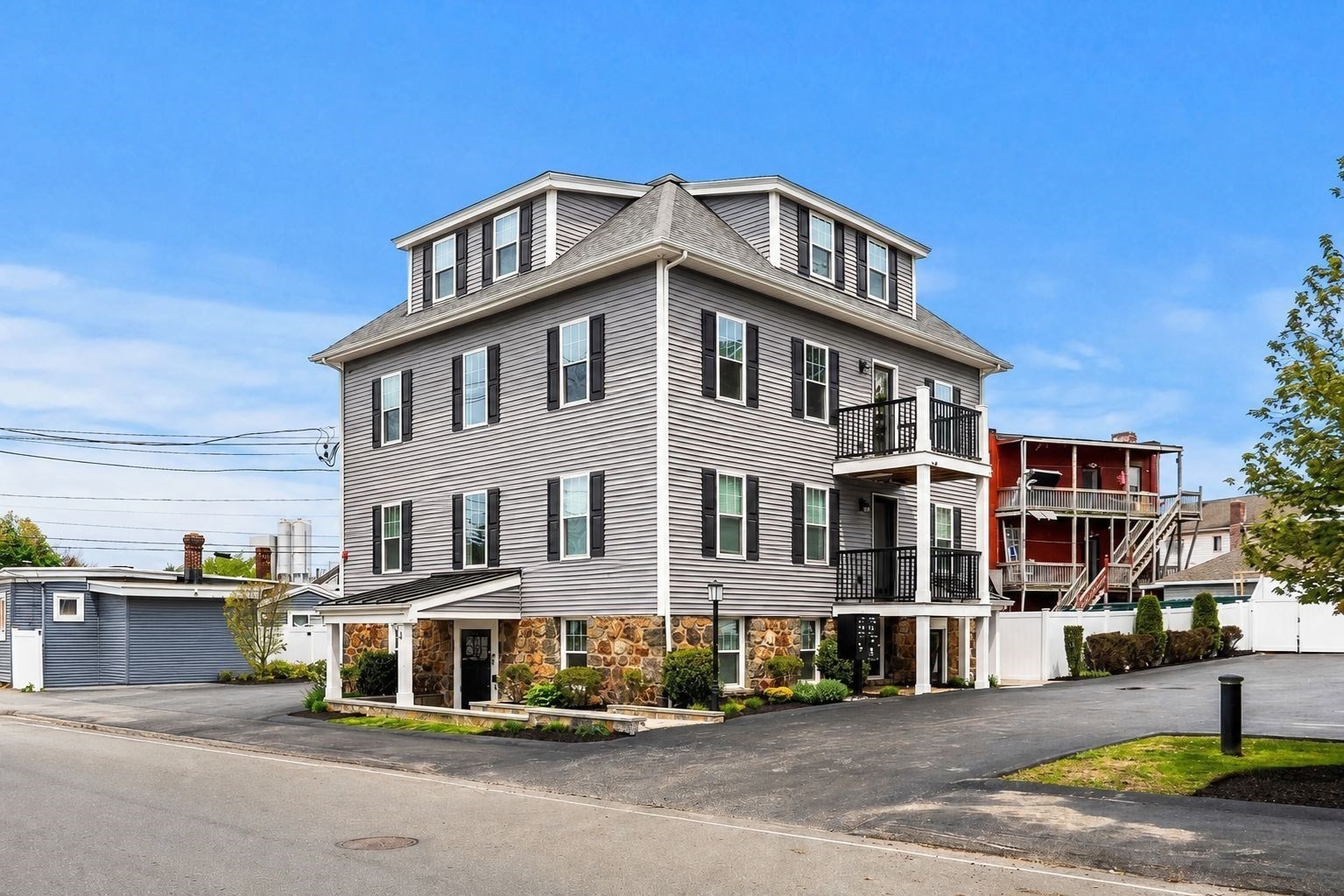 4 Wakefield Ave # 4 Property Photo 1