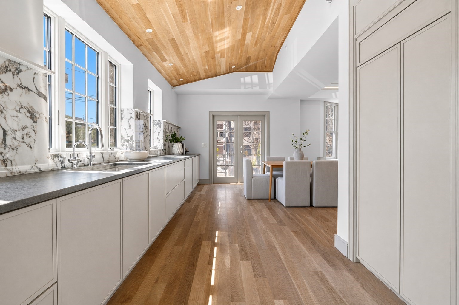 92 Sewall Ave # 2c Property Photo 4