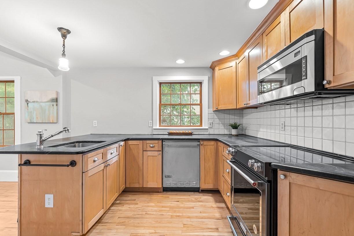 53 Lake Street Property Photo 17