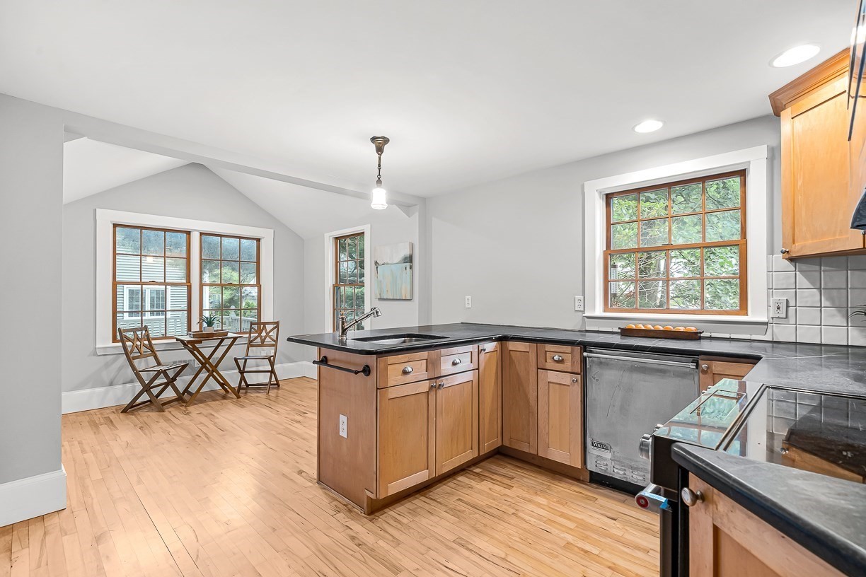53 Lake Street Property Photo 19