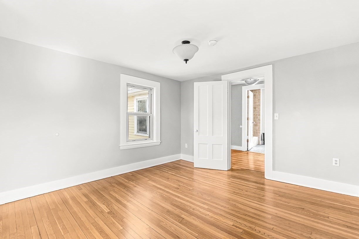 53 Lake Street Property Photo 33