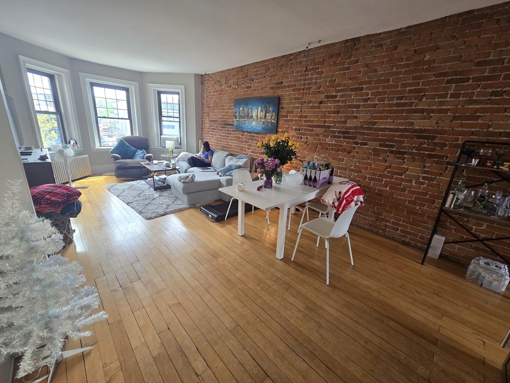 1169 Commonwealth Ave # 3 Property Photo 1