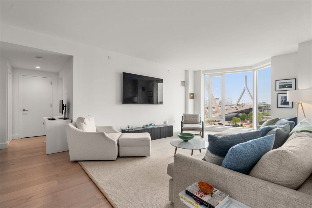 100 Lovejoy Wharf # 7j Property Photo 3