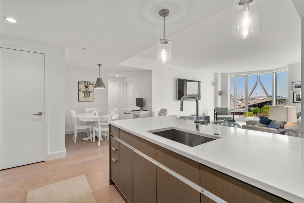100 Lovejoy Wharf # 7j Property Photo 7