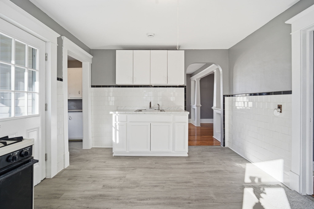 152 Monrovia St Property Photo 11