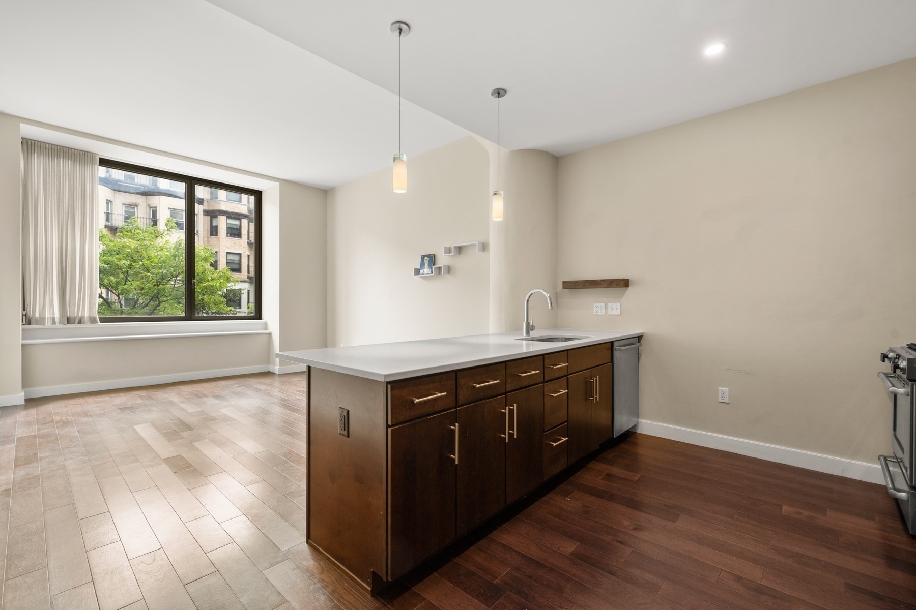 43 Westland Avenue # 202 Property Photo 1