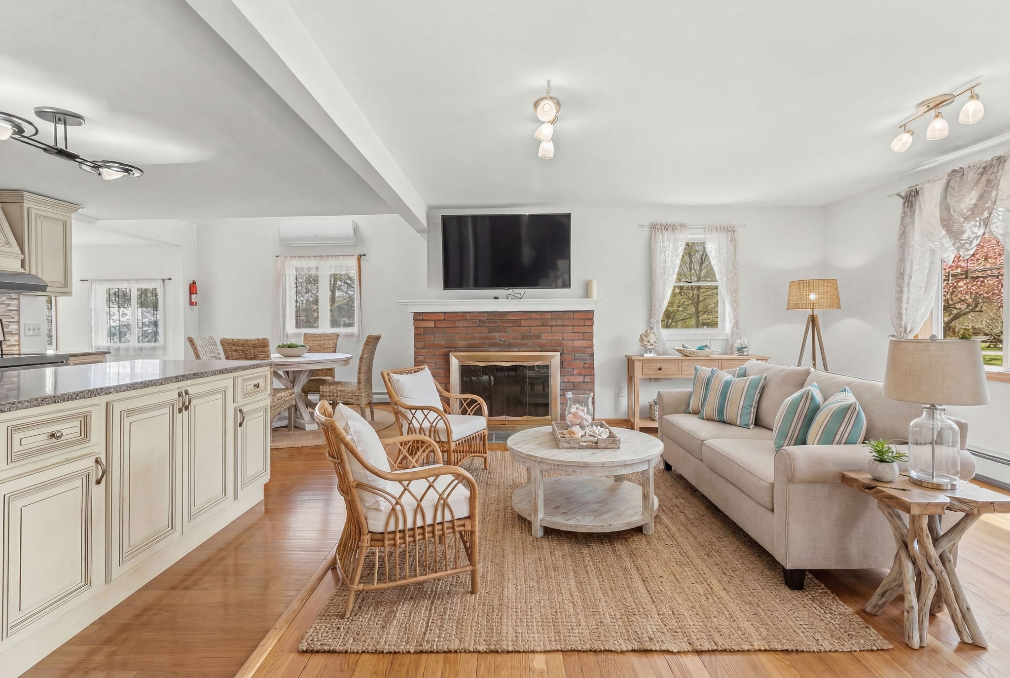 6 Sylvan Way Property Photo 5
