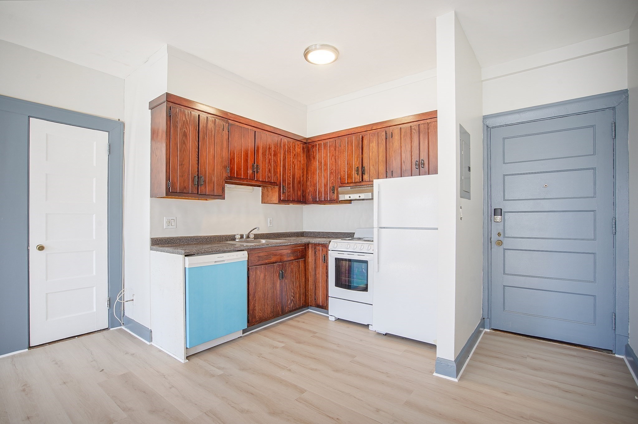 140 Chestnut St # 516 Property Photo 3