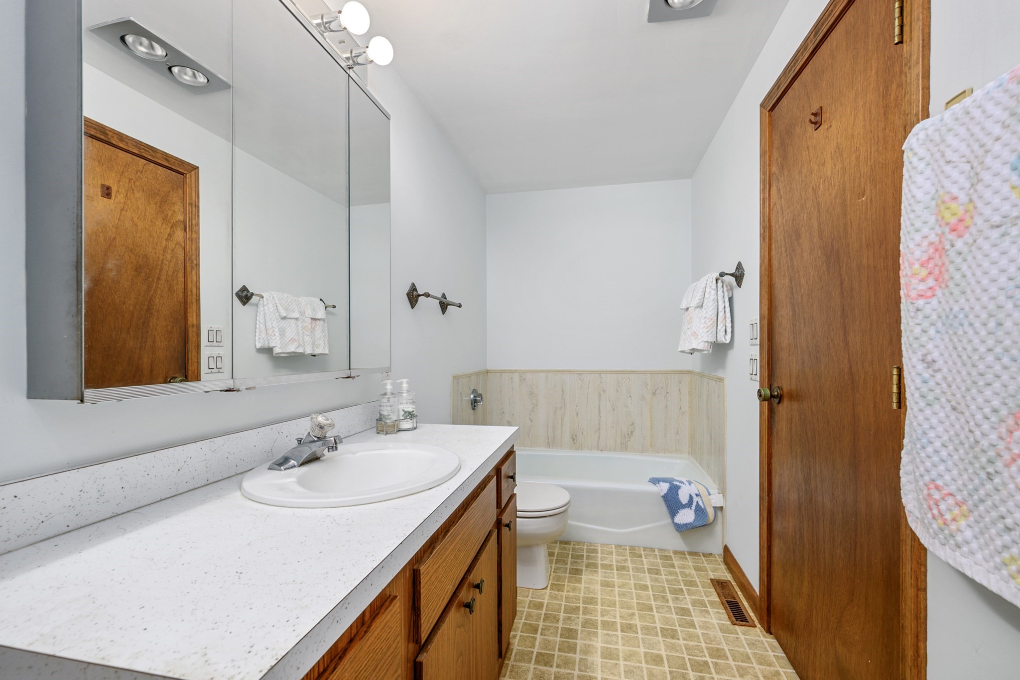 64 Lower County Property Photo 18
