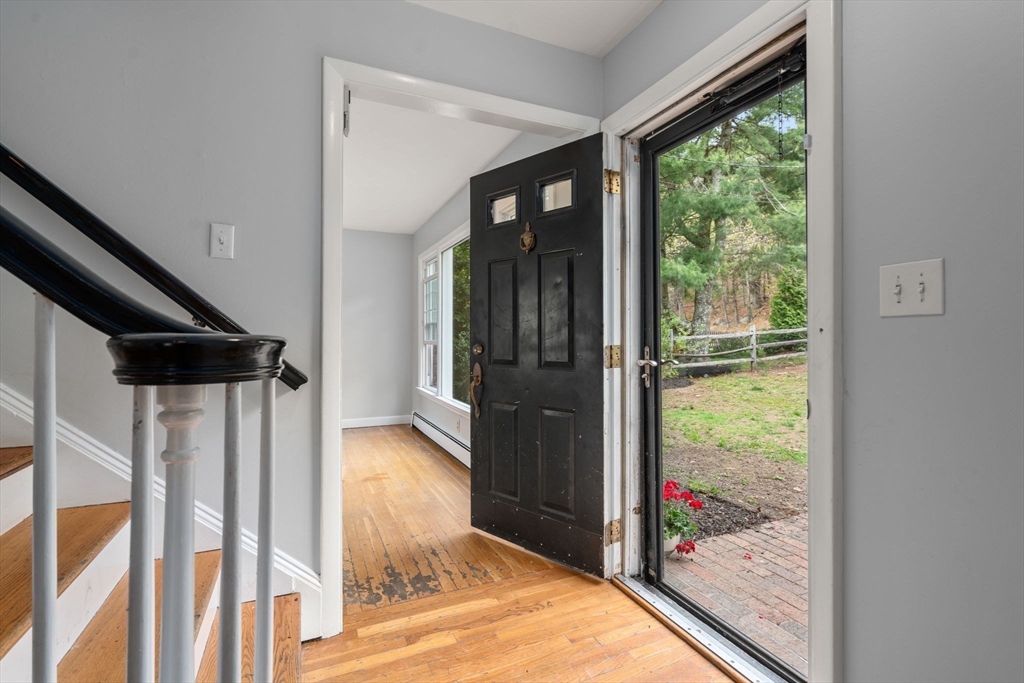 1066 Hillside St Property Photo 3