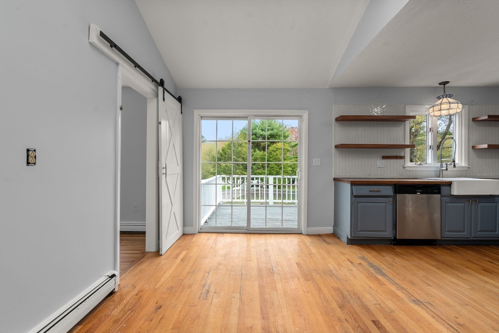 1066 Hillside St Property Photo 10