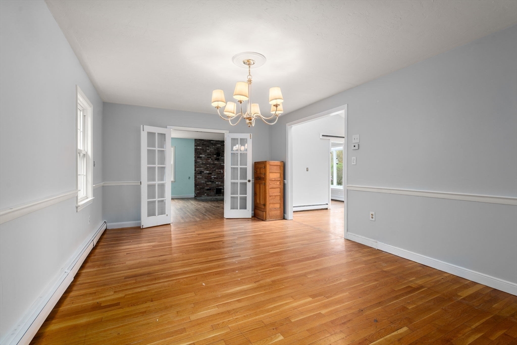 1066 Hillside St Property Photo 13