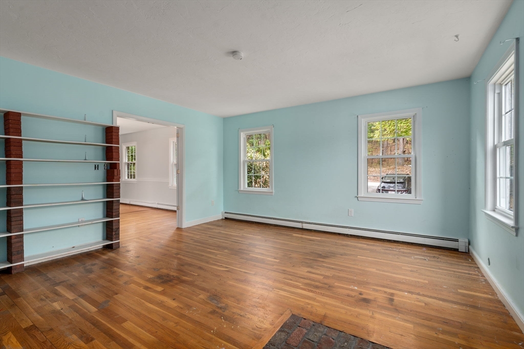 1066 Hillside St Property Photo 15
