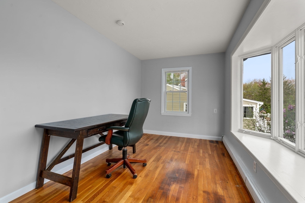 1066 Hillside St Property Photo 16