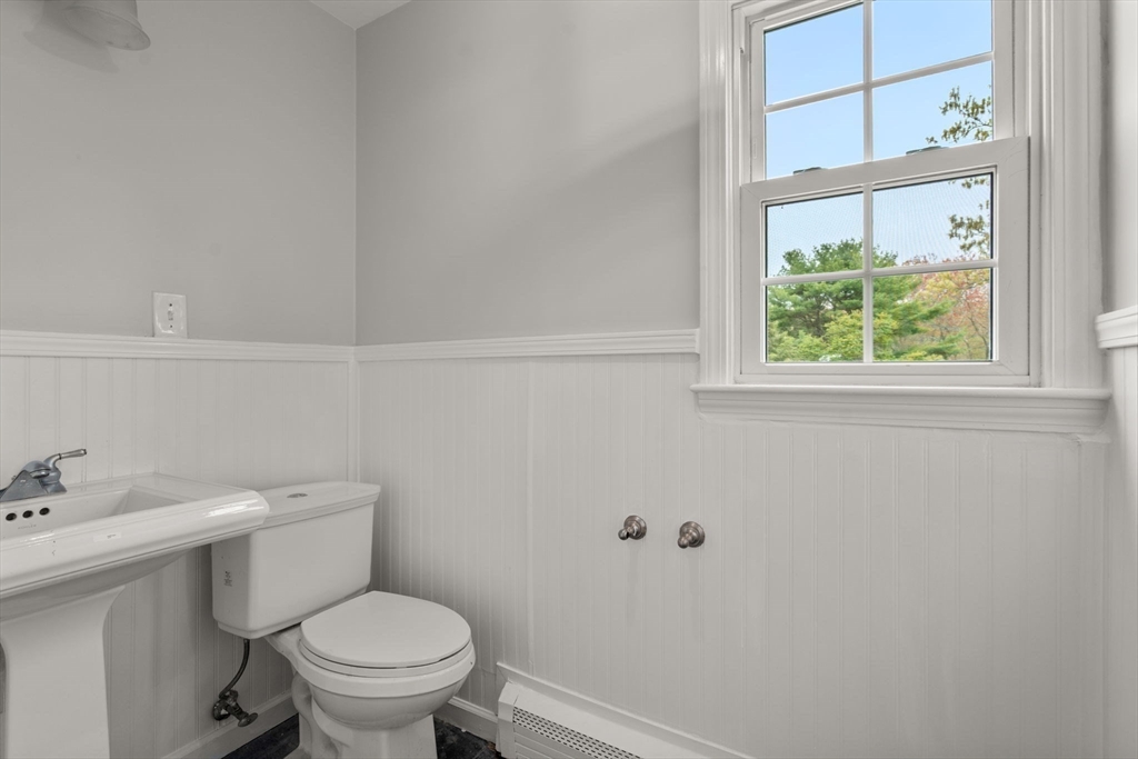 1066 Hillside St Property Photo 18