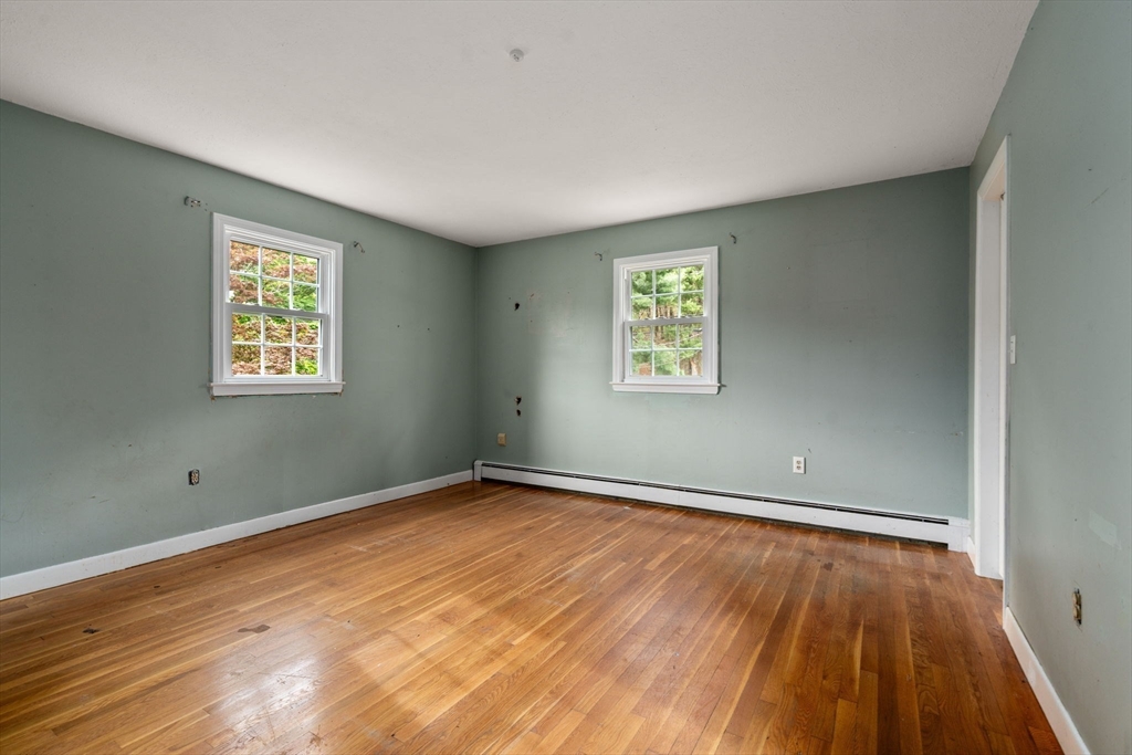 1066 Hillside St Property Photo 19