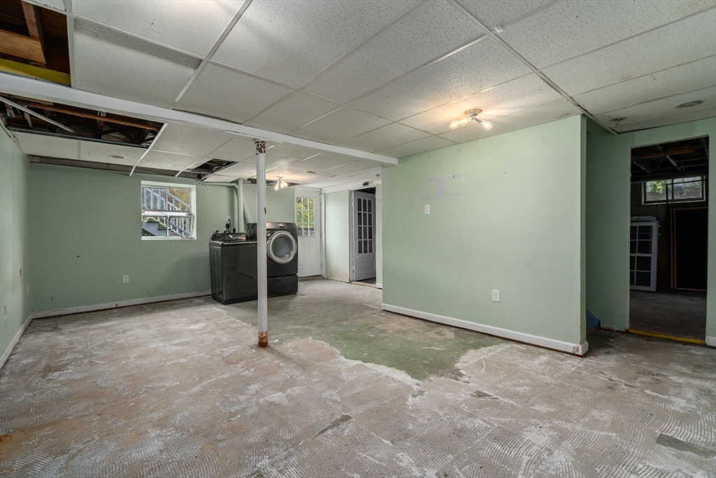 1066 Hillside St Property Photo 25