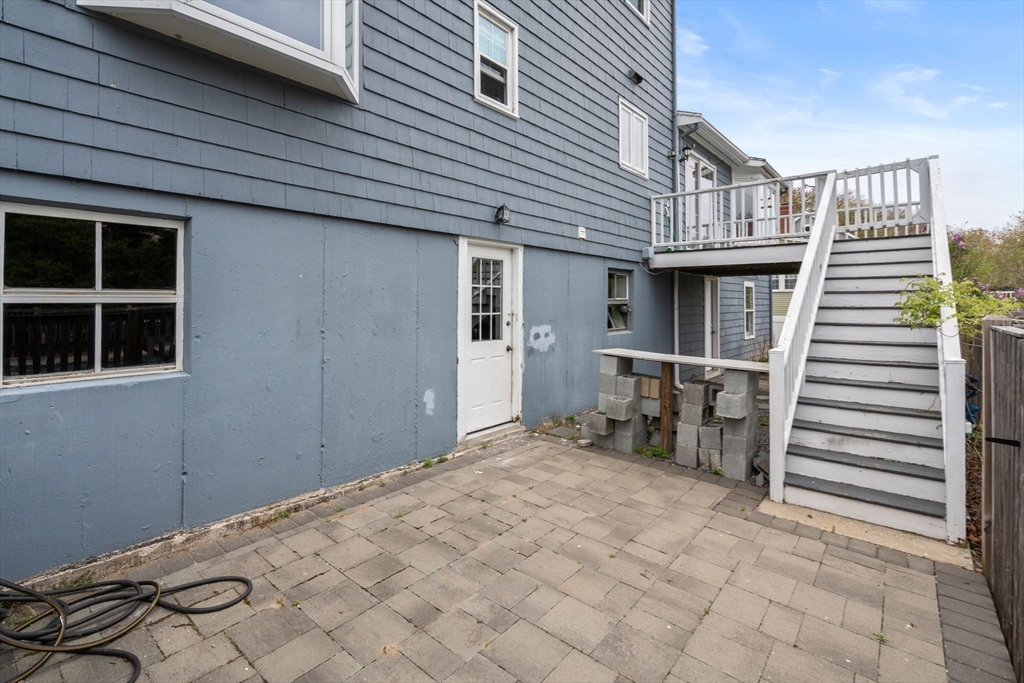1066 Hillside St Property Photo 29