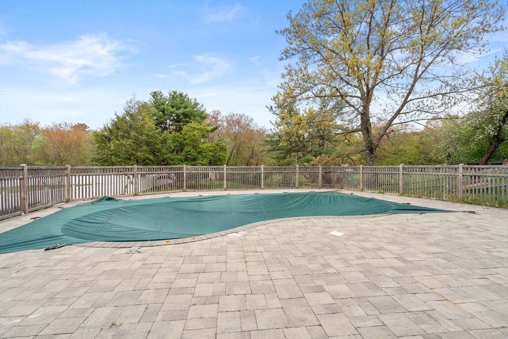 1066 Hillside St Property Photo 33