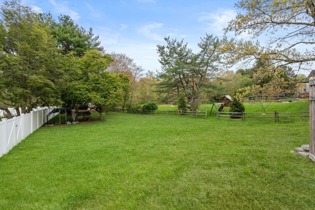 1066 Hillside St Property Photo 37