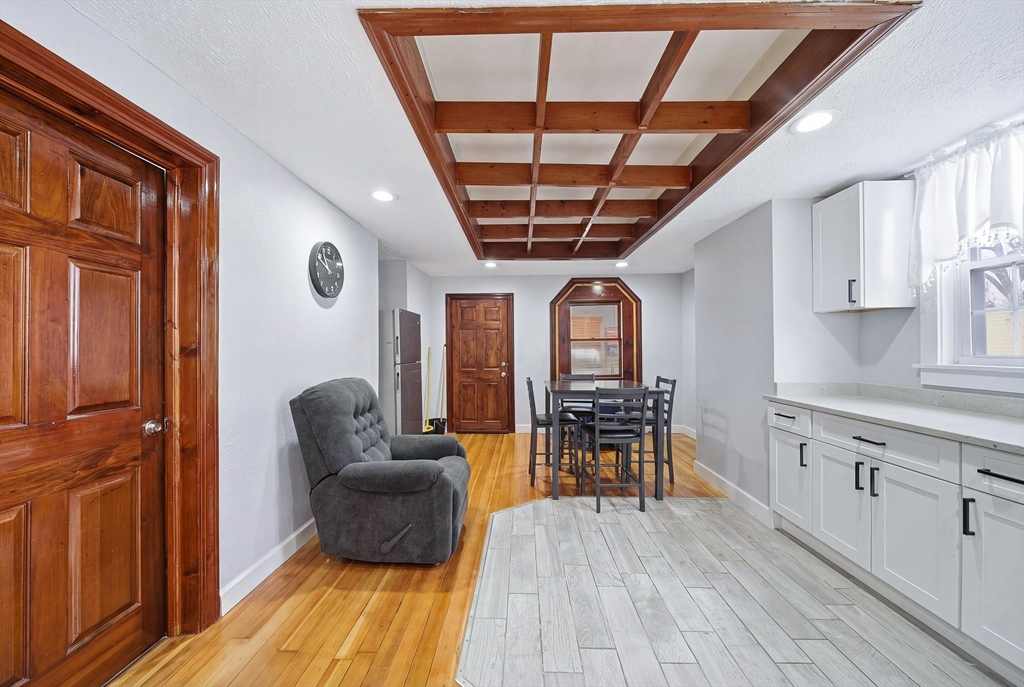 100 Nightingale Property Photo 4