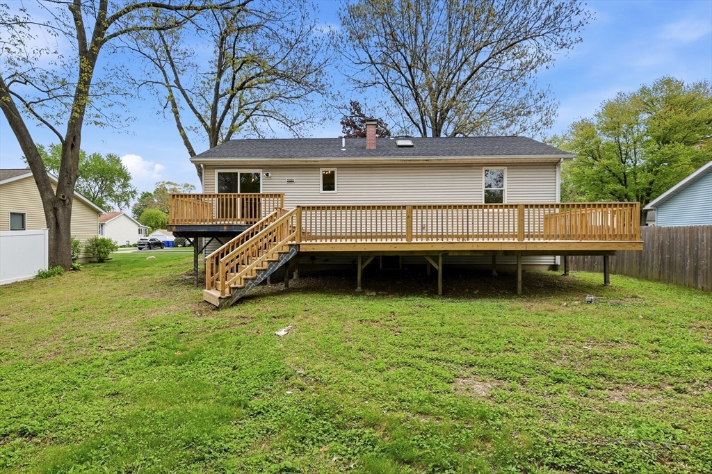 42 Amos Dr Property Photo 26