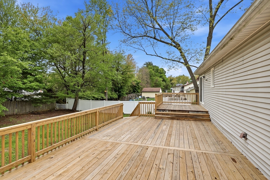 42 Amos Dr Property Photo 29