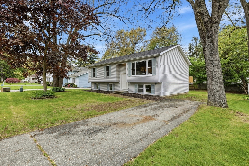 42 Amos Dr Property Photo 34