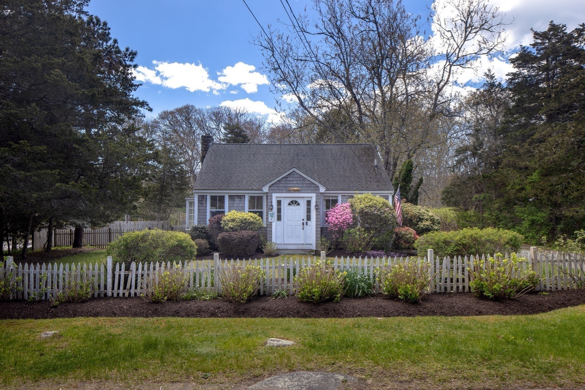 12 Noyes Ave Property Photo 8