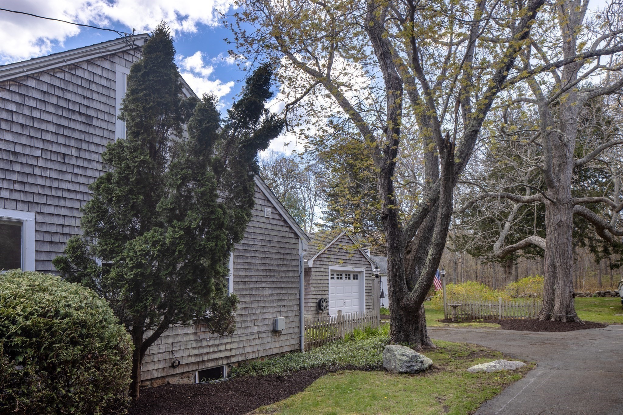 12 Noyes Ave Property Photo 15